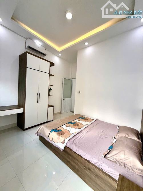 Nhà 2 mặt kiệt oto Tôn Đản , kiệt bên hông đậu 3 chiếc oto vô tư - Chỉ 3 Tỷ x - 1