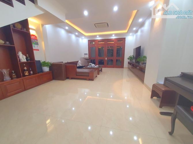 3.	Bán Nhà Liền Kề An Hưng – 83m² – Nội Thất Xịn – Gần Hồ – An Ninh 24/24 - 1