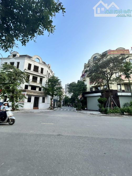 Bán nhà phố Thuận An/Trâu Quỳ/Gia Lâm(hiếm),4 tầng mặt tiền 6m áp góc,gần hồ điều hòa - 1