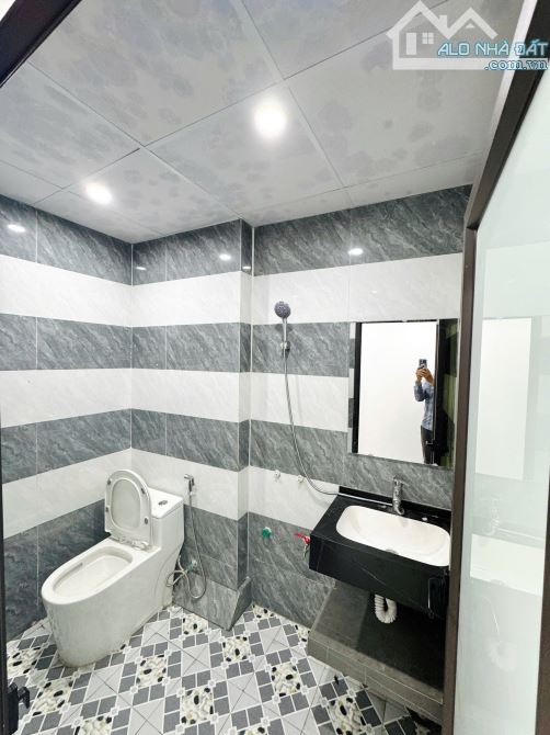Bán nhà Tặng Full nội thất - nhà mới xây - kinh doanh tạp hóa đỉnh 5 tầng xách vali về ở. - 1