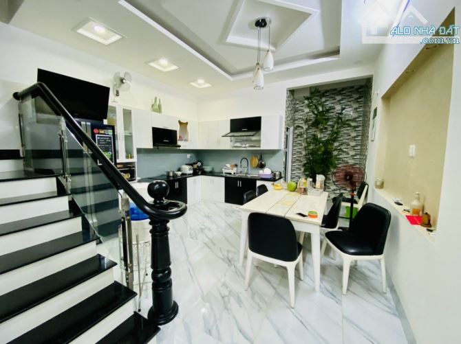 Bán Nhà 1 Trệt 3 Lầu Hẻm Oto Phan Chu Trinh 73M2 (5x14.9) - Giá: 8.2Tỷ - 1