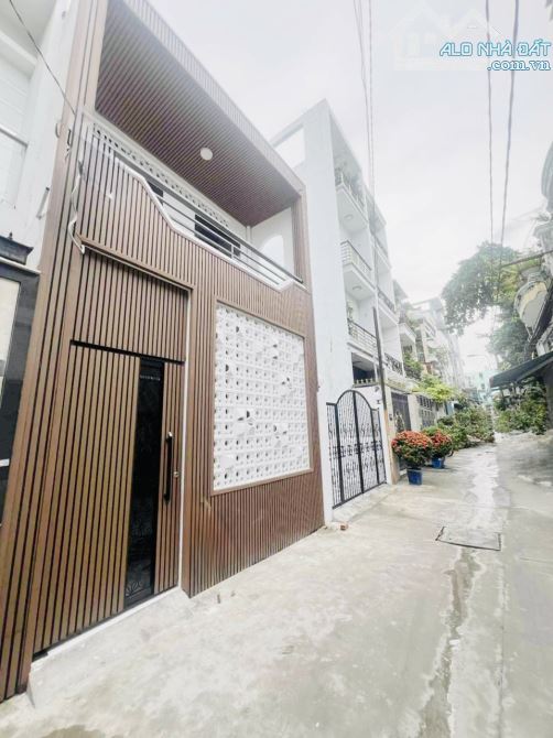 NHÀ ĐẸP - HẺM XE HƠI ĐẬU TRƯỚC CỬA- GẦN MẶT TIỀN- KINH DOANH ĐA NGÀNH NGHỀ - NHỈNH 8 TỶ - 1