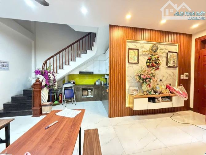 LÔ GÓC PHỐ LÊ ĐỨC THỌ TỪ LIÊM 40m 9 TỶ 5 TẦNG MT3.8m NHÀ MỚI ĐẸP NỞ HẬU TÀI LỘC - 1