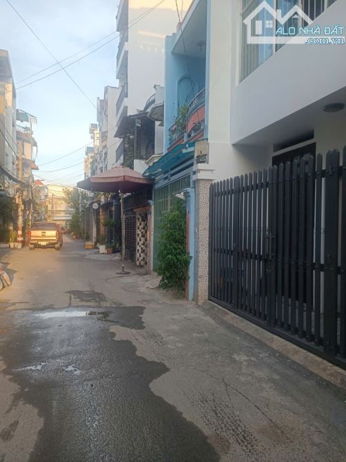 NHÀ HIẾM- NGANG 5Mx15M-TRỆT+3 LẦU+ ST TRƯỚC SAU TRỤC ĐƯỜNG PHẠM VĂN CHIÊU P.9 GV - 1