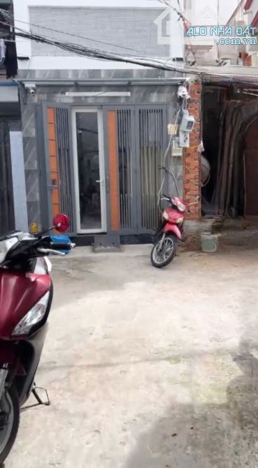Nhà cũ 2 tầng nở hậu hẻm thông đường Dương Bá Trạc P1Q8. Giá 3,5 tỷ TL - 1