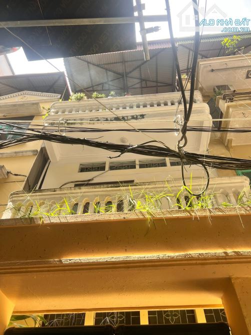 CẦN BÁN GẤP NHÀ CHÍNH CHUT PHỐ NGUYỄN ĐÌNH THI THUỴ KHUÊ TÂY HỒ 75M 3 TẦNG NHỈNH 18 TỶ - 1