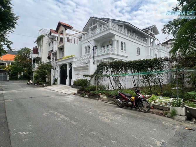 154 triệu/m2 Đất đường số 12 Trần Não, Quận 2 DT 10x30 chỉ 47tỷ CN 305m2 - 1