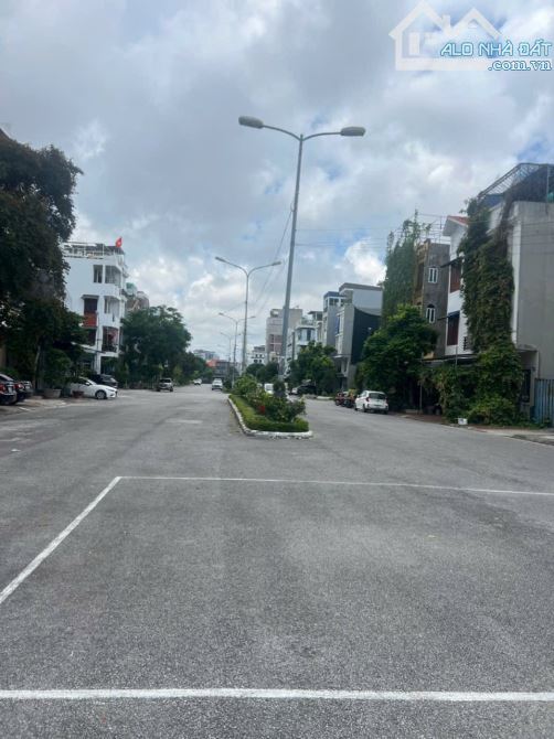 Bán đất tại lô 9 Lê Hồng Phong . ĐẮNG HẢI HẢI AN  - Diện tích 60m2 ngang 4m - Đường rộng 3 - 1