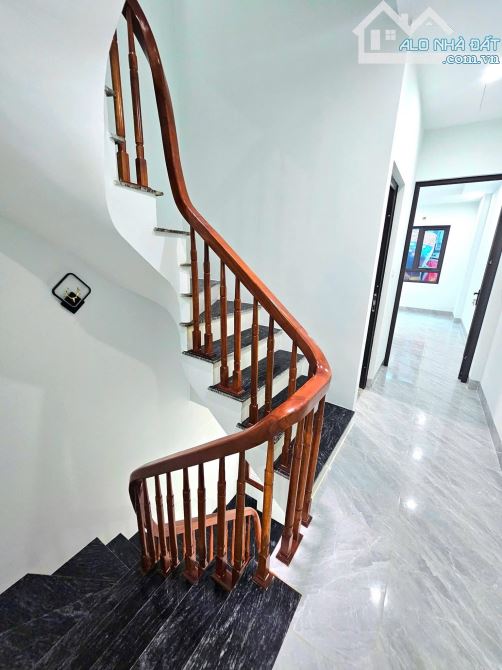 Nhà đẹp, sát mặt phố ĐÔNG NGẠC __ CHỢ VẼ  30/ 35m2 - CHỈ HƠN 5 TỶ  nội thất sịn sò   - - 1