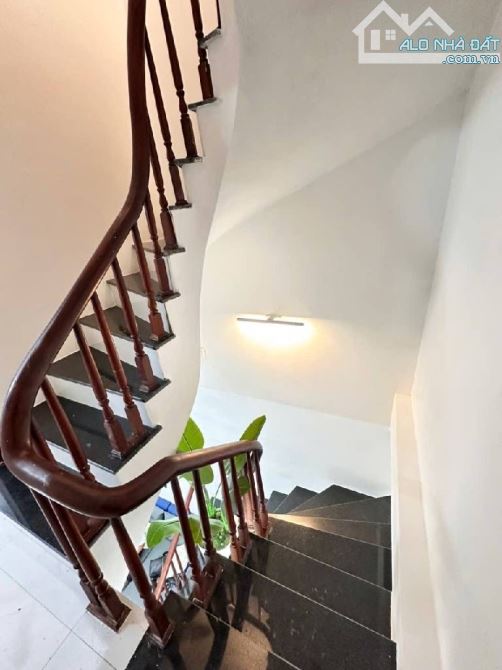 CẦU GIÂY Ô TÔ 10M,SÁT PHỐ-NHÀ ĐẸP FULL NỘI THẤT 35M-8 TỶ800 - 1