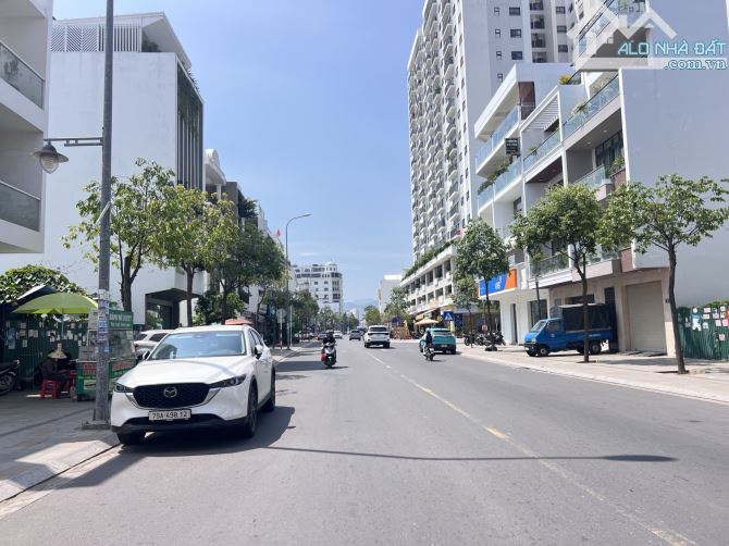 Siêu hiếm!Nhà 4 lầu ĐÃ CÓ SỔ mặt tiền đường số4 Thích Quảng Đức rộng 22m kd đắc địa giá rẻ - 1