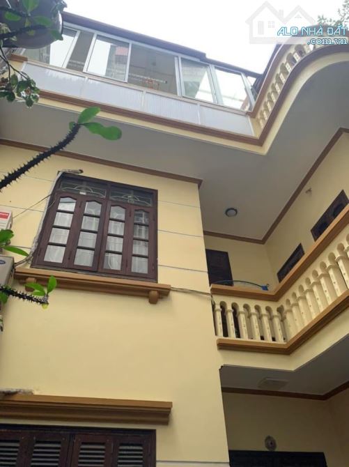 Nhà phố Mai Anh Tuấn, hồ Hoàng Cầu, quận Đống Đa, 96m2 x 4 tầng, mặt tiền 9m, 22 tỷ! - 1