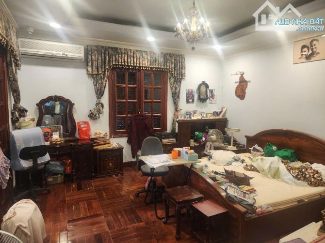 BÁN BIỆT THỰ SIÊU SANG DỊCH VỌNG CẦU GIẤY 270m 75 TỶ 4 TẦNG MT20m VỈA HÈ Ô TÔ TRÁNH - 1