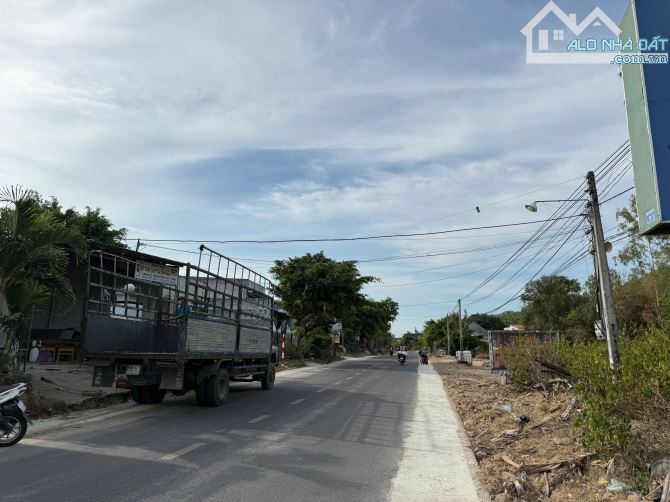 MẶT TIỀN QL 19B - NHÀ 2 TẦNG TRÊN KHUÔN VIÊN HƠN 300M2 THUỘC NGÔ MÂY - GIA LAI (CÁT HƯNG C - 1