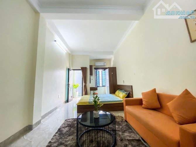 Bán gấp toà CHDV 90m2 Ngoạ Long, 24PKK full khách, full đồ, ô tô đỗ cửa, giá đầu tư. - 1