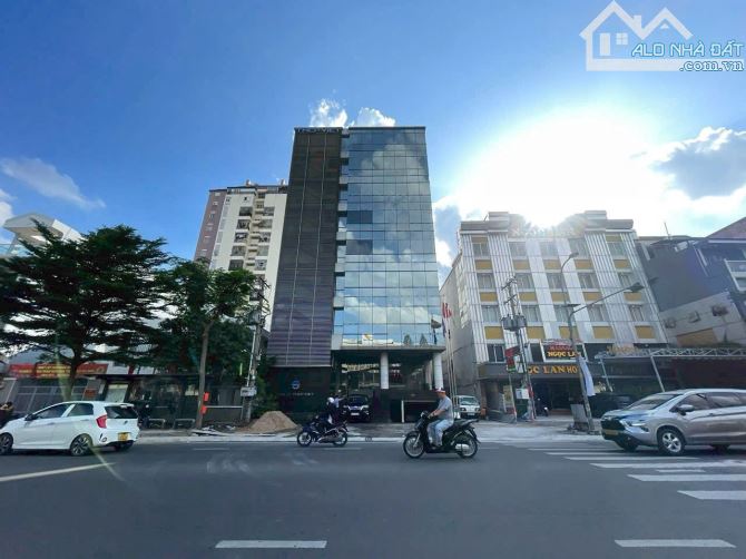 Bán Tòa nhà 2MT Quận 3 - DT: 11x30m(DTS: 2700m2)Hầm + 12 tầng - HĐT: 1 tỷ - Gía: 320 tỷ - 1
