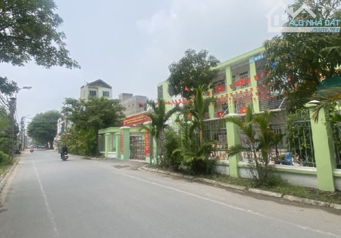 Nhỉnh hơn 11 tỷ/ 71 m2/ 4.2 M tiền/ Thành Trung/ Trâu Quỳ - 1