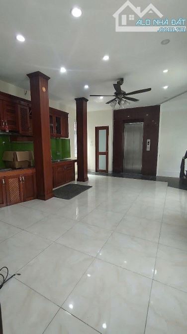 LÔ GÓC NGUYỄN KHANG YÊN HÒA CẦU GIẤY 50m 18.5 TỶ MT3.6m 7 TẦNG THANG MÁY NGÕ THÔNG KINH DO - 1