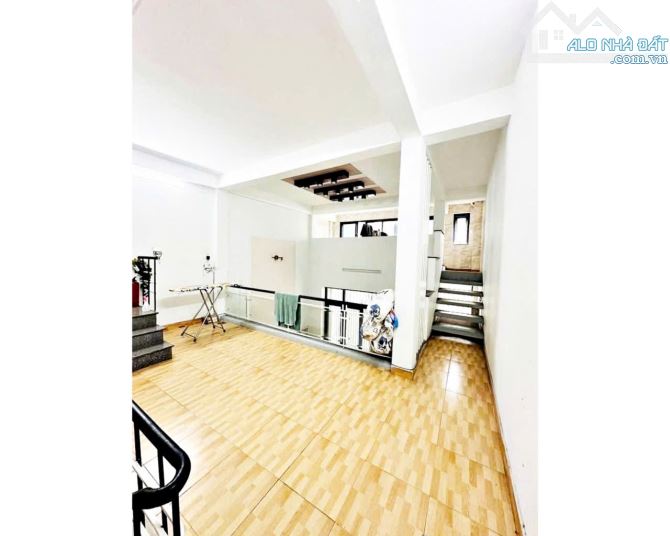 NGÃ TƯ NGUYỄN THỊ THẬP - 5X27M - 4 TẦNG - NHỈNH 15 TỶ - BÌNH THUẬN QUẬN 7 - 1