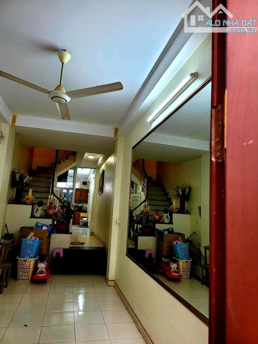 PHẠM VĂN ĐỒNG 40M² x 4T - 6.8 TỶ. NỘI THẤT ĐẸP - GẦN PHỐ - HAI  MẶT THOÁNG - Ô TÔ - 1