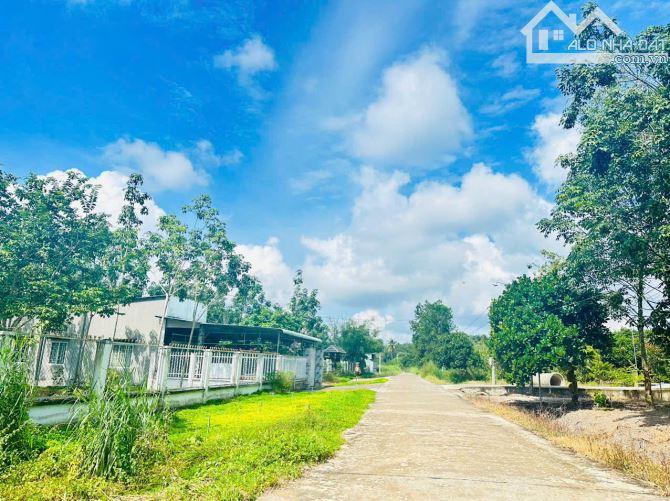 Bán lô đất xây nhà vườn siêu đẹp mặt tiền rộng miên man, view suối phía sau - 1