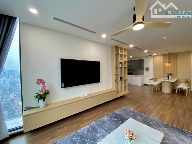 Chủ nhà gửi bán căn góc 3 ngủ tòa 17T6 Hoàng Đạo Thúy, sẵn sổ, giá siêu tốt - 1