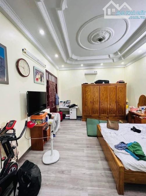 Bán nhà Hoàng Hoa Thám, 39m, 4 tầng, 8.3 tỷ.Đẹp và hiếm - 1