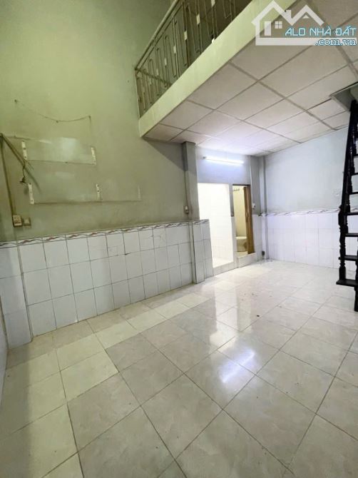 NHÀ Đ. VÕ VĂN KIỆT, QUẬN 1, 25M2, 3TẦNG, 2PN, 2WC, NỞ HẬU, GẦN CẦU ÔNG LÃNH, CHỈ 2.99 TỶ - 1