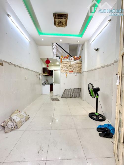 Bán nhà 2 lầu 79m2 gần mặt tiền đường Phạm Thế Hiển P.5 Quận 8 - 1