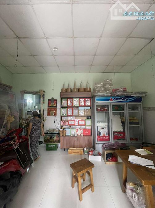 BÁN NHÀ BÀ ĐIỂM HÓC MÔN - 76M2 ( 4.5M X 16M) - HẺM XE HƠI - 2.83 TỶ. - 1