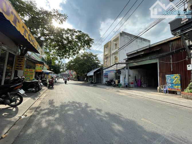 Bán nhà đường số 2 An Khánh quận 2. Cách 50m ra đường kinh doanh Trần Não. Kết cấu 3 tầng - 1
