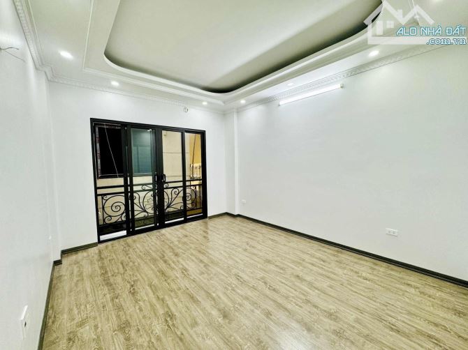 Bán nhà xây mới Đại La - 5 tầng thang máy - 2 thoáng - gần phố, ngõ 3m - ở cực đỉnh - 1