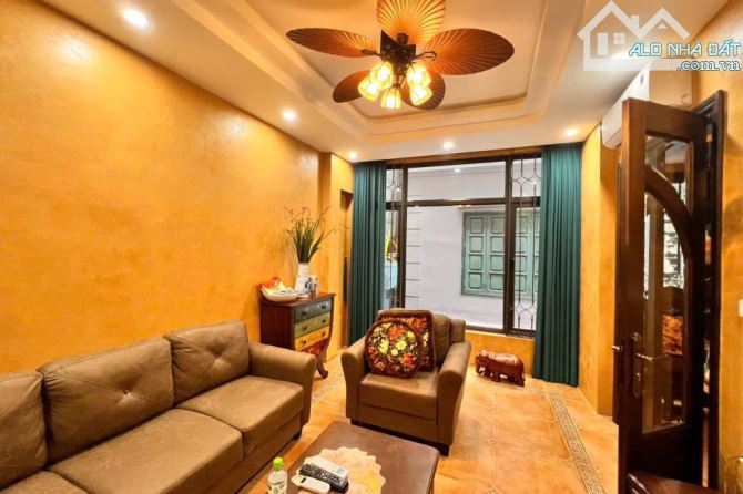 Bán Nhà Phân Lô Quân Đội Nguyễn Ngọc Nại – 43m² – 5 Tầng – MT 8.2m – Ô Tô Đỗ Cửa - 1