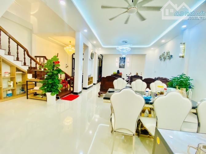 💥Nhà Nb Nguyễn Huệ 100m2 ( 7.75x14 ) giá 5.9 tỷ. Nhà trung tâm Tuy Hoà - 1