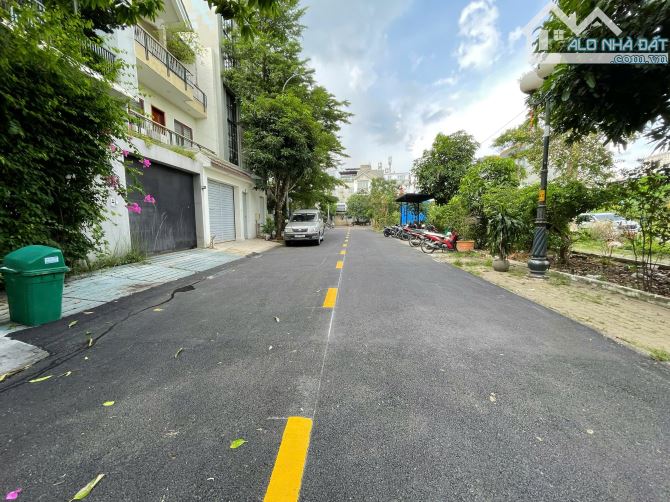 Bán nhà mặt tiền đường số 44 quận 2. Khu vực biệt thự cao cấp. Liền kề khu Thủ Thiêm. - 1