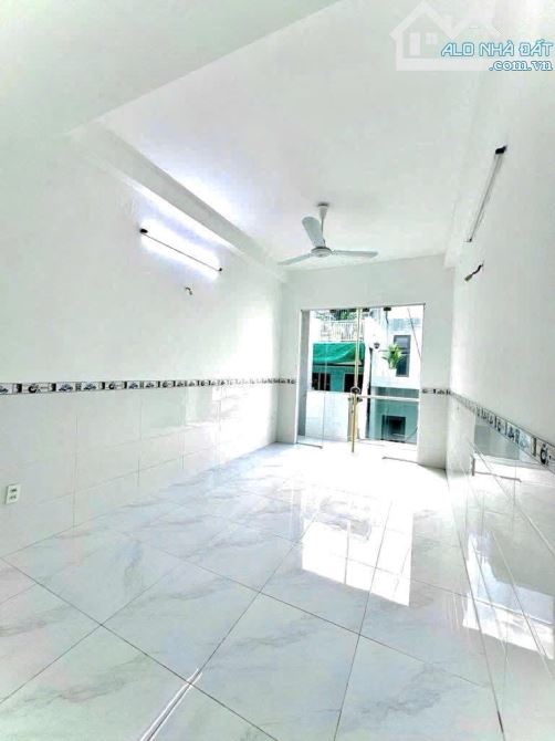 BÁN NHÀ 5 TẤM KHU VIP MẶT TIỀN LÔ NHÌ HOÀNG DIỆU GIÁ 6TỈ29 KHU ĐỒNG BỘ HÀNG 102 - 1