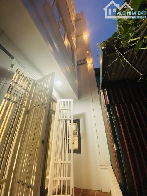 Độc quyền bán căn nhà Phúc Lợi mới tinh nhỉnh 4 tỷ nhỏ - 1