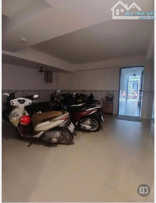 Bán CHDV 6 lầu  Dương Quảng Hàm DTS 650m2 16PN khoán 100 giá 27 tỷ - 1