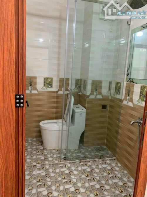 Cần bán nhà đẹp nội thất gỗ giáo xứ khiết tâm
