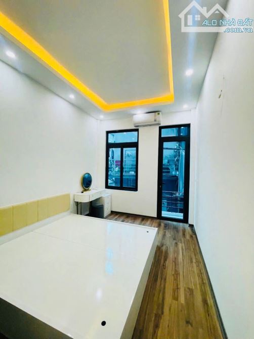 Bán nhà phố Vũ Tông Phan, Thanh Xuân, Mặt ngõ kinh doanh, ô tô đỗ cửa, 40m*5T, giá 9,x tỷ. - 1