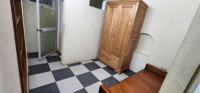 Cho thuê nhà nguyên căn ngõ 64 Vương Thừa Vũ- Thanh Xuân. Dt 57m 4 tầng, giá 18tr-bàn - 1