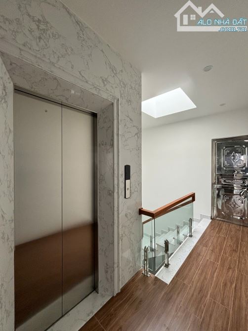 Bán nhà mặt đường khu phân lô Đằng Lâm, có thang máy, 78m2 4 tầng, ô tô đỗ thoải mái, giá - 1
