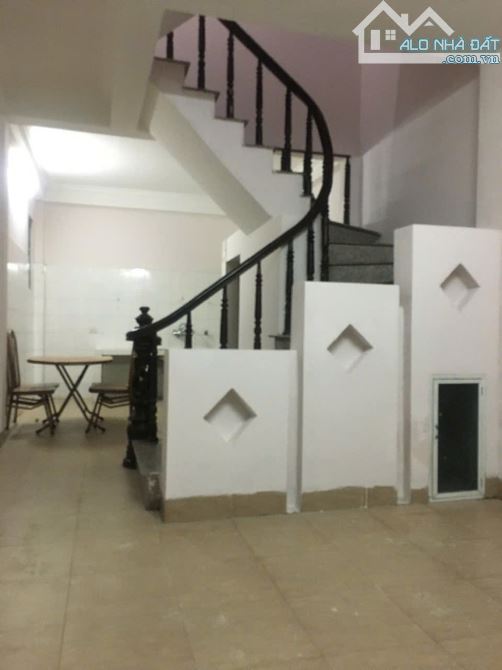 Cho thuê nhà ngõ 750 Kim Giang, Xã Thanh Liệt, Thanh Trì. DT 42m2 4 tầng, giá 12tr - 1