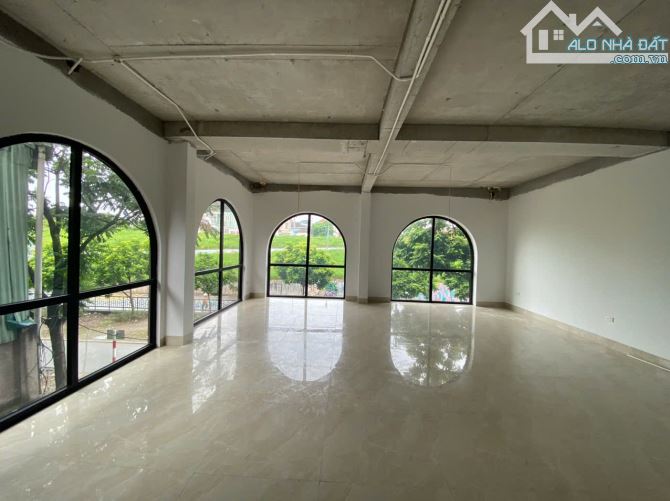 Cho Thuê nhà MP Ngọc Thụy,Long Biên 105m,7tầng,Thang máy ,KD Sachj,VP,Vty,Trung tâm... - 1