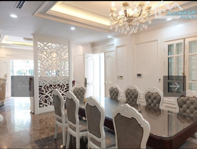 Bán biệt thự Thạch Bàn Cổ Linh kinh doanh ô tô tránh vỉa hè rộng giá 27 tỷ - 1