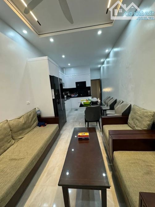 NHÀ ĐẸP TẠ QUANG BỬU - HAI BÀ TRƯNG - 2 MẶT NGÕ - ÔTÔ ĐỖ CỬA VÀO NHÀ - KINH DOANH DÒNG TIỀ - 2