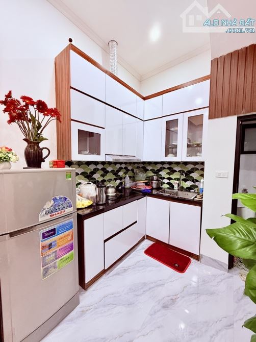 Tân Triều . Thanh Trì. Triều khúc 28m 4 tầng .5.85 tỷ. Ngõ thông nhà thoáng sáng ô tô gần - 2