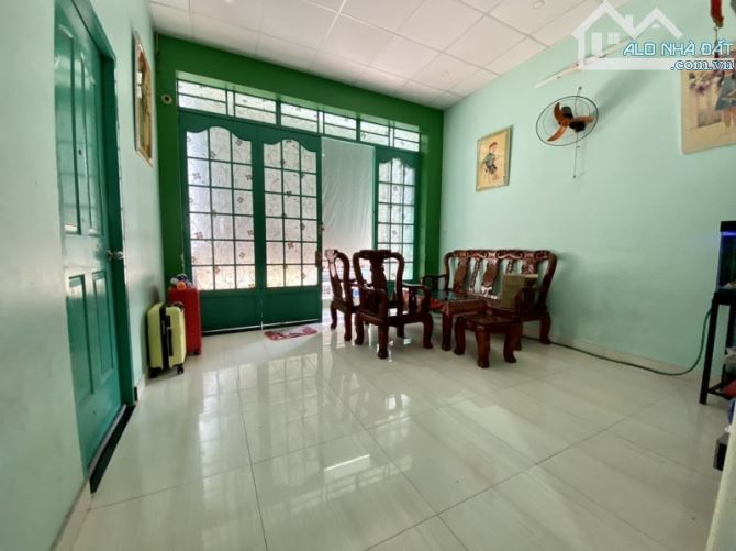Bán nhà hẻm 6m Thoại Ngọc Hầu-ngang 8m-sổ vuông-khu phân lô-an ninh-giá tốt - 2