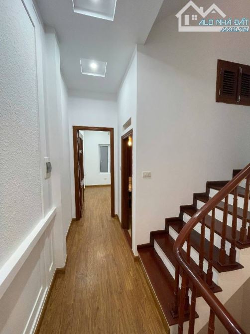 Bán nhà Cầu Giấy, dt50m, lô góc 2 mặt ngõ, nhà mới, gần ô tô, gần phố. - 2