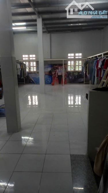 Bán nhà 2 tầng 181m2 Tân xuân Hóc môn giá 9 tỷ 400 triệu - 2